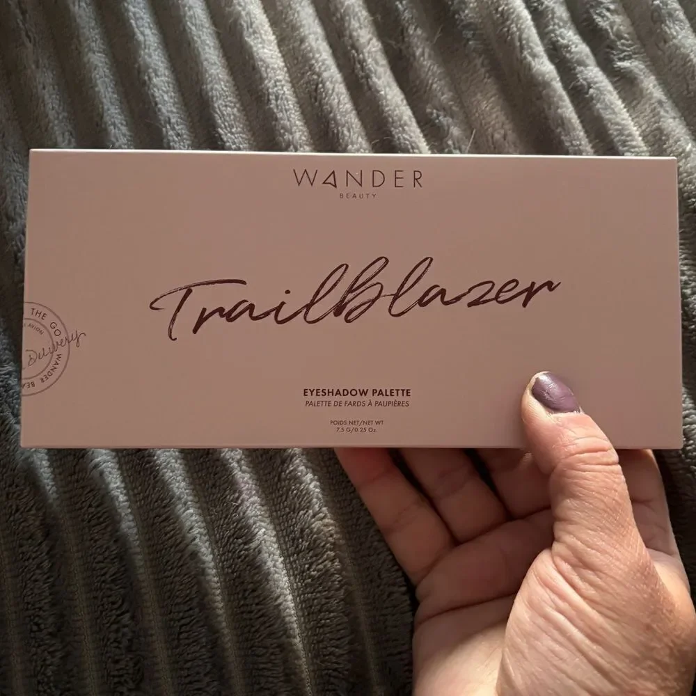WANDER Beauty TRAILBLAZER EYESHADOW PALETTE